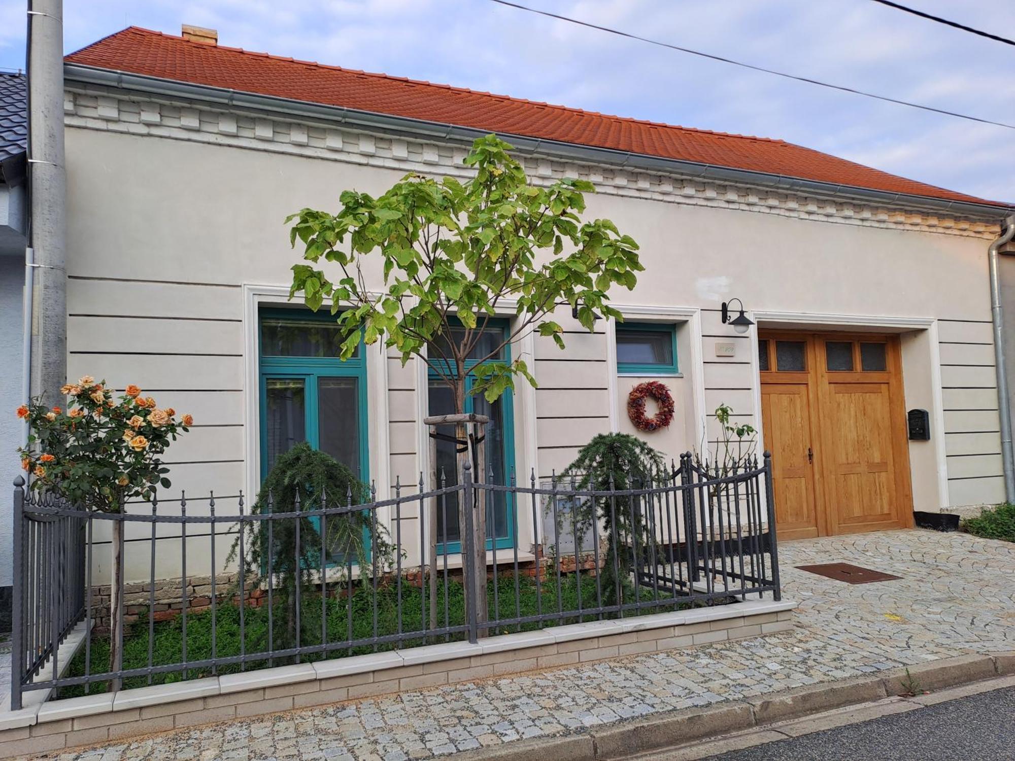 Mirabelka Rakvice Exterior foto